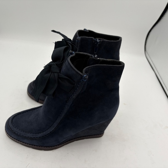 New without box Kate Spade Navy Suede Ribbon Boot Wedges 6.5 - Picture 1 of 11